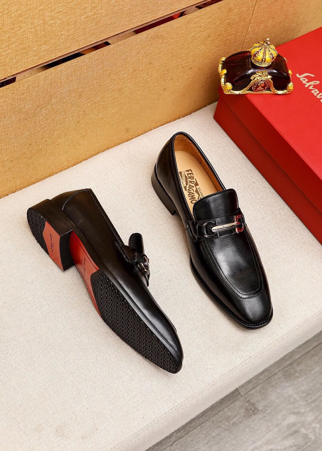 MSE071 Ferragamo Loafer / Size7-11
