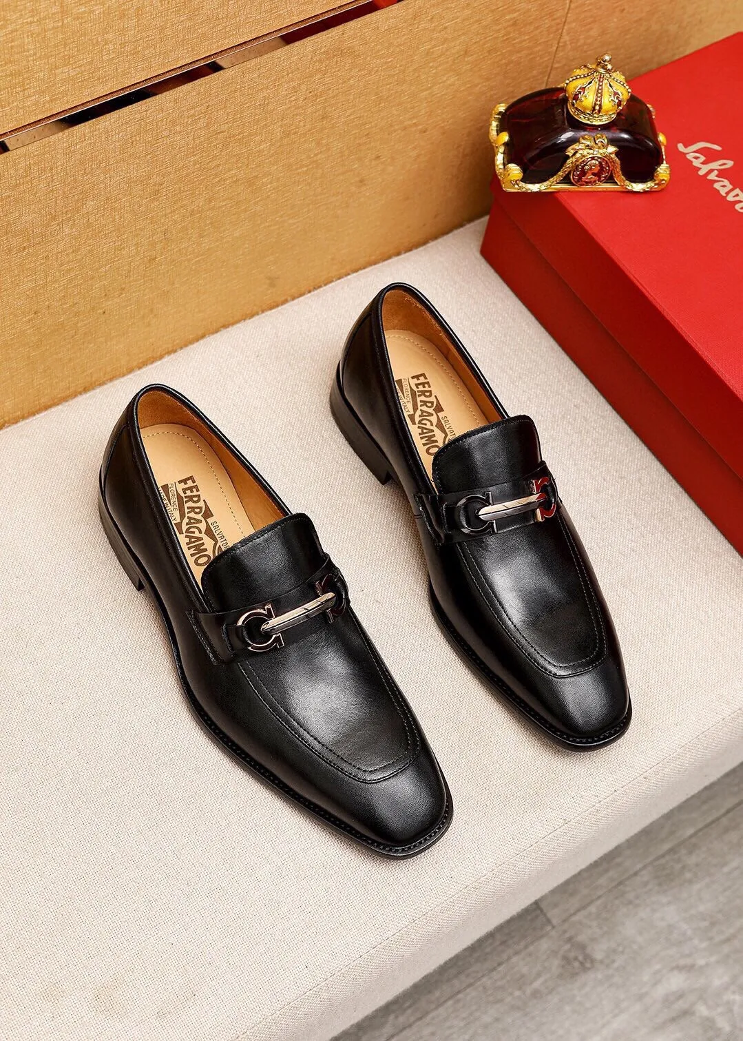 MSE071 Ferragamo Loafer / Size7-11